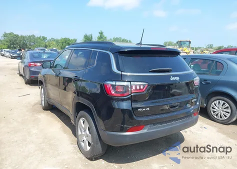 2022 Jeep Compass Latitude 4X4 из США, поврежденный, VIN 3C4NJDBB2NT212000